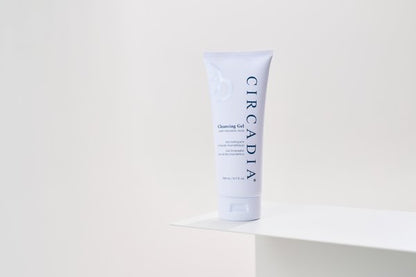 Cleansing Gel with Mandelic Acid 6.7oz — visuel éditorial fabricant