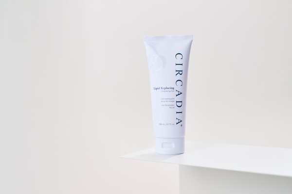 Lipid Replacing Cleansing Gel 6.7oz — visuel éditorial fabricant